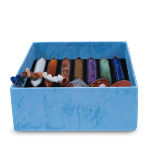 Set de pietre pentru chakre cu brățară – în cutie cadou