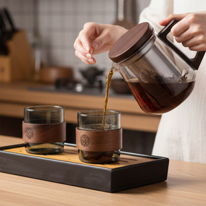 Set de preparare ceremonială a ceaiului